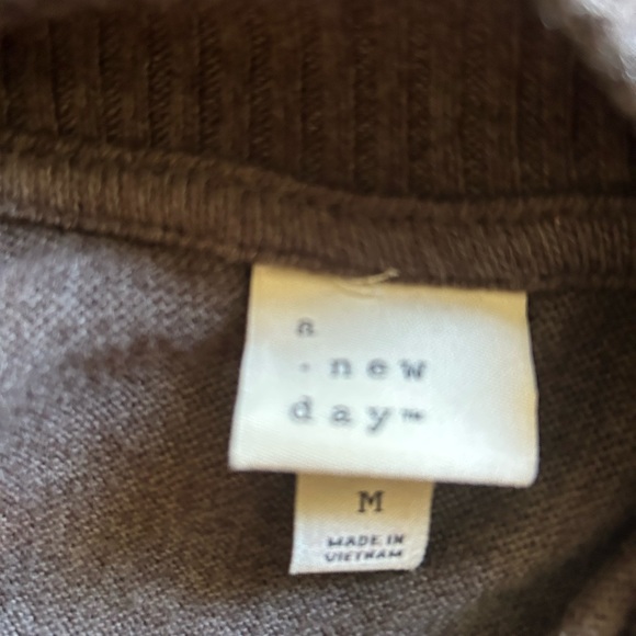 A new day, gray log sleeve women’s sweater size medium w/ drawstring waist - Picture 6 of 11